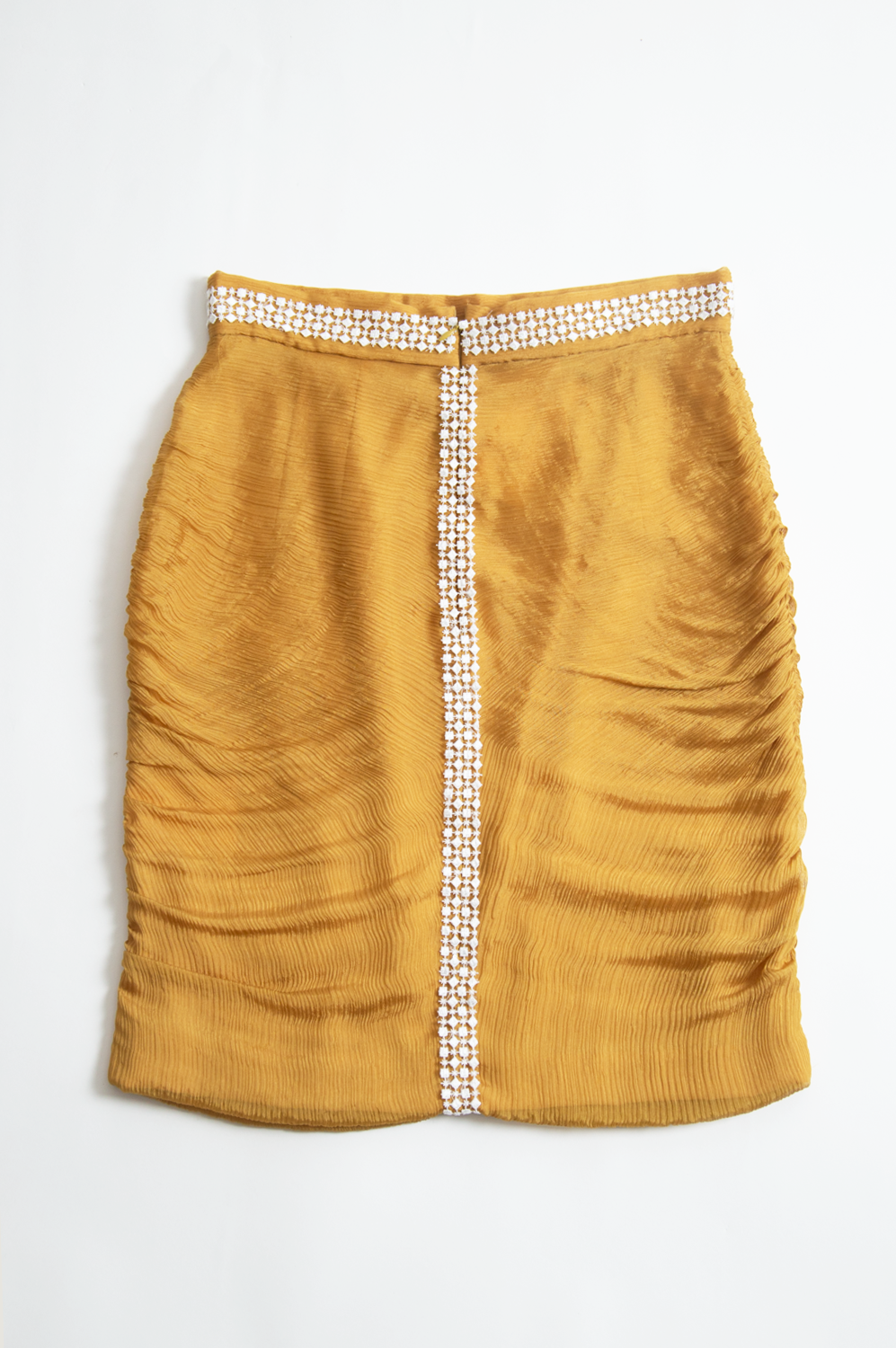 MUSTARD-COLORED KNEE SKIRT