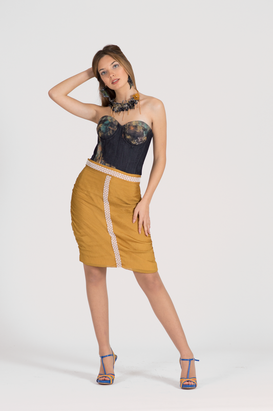 MUSTARD-COLORED KNEE SKIRT