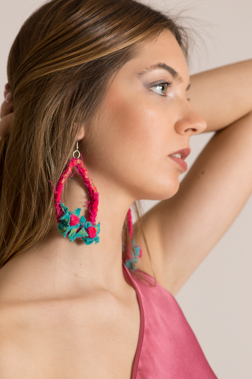 DROP EARRINGS WITH FLORAL DECORATION