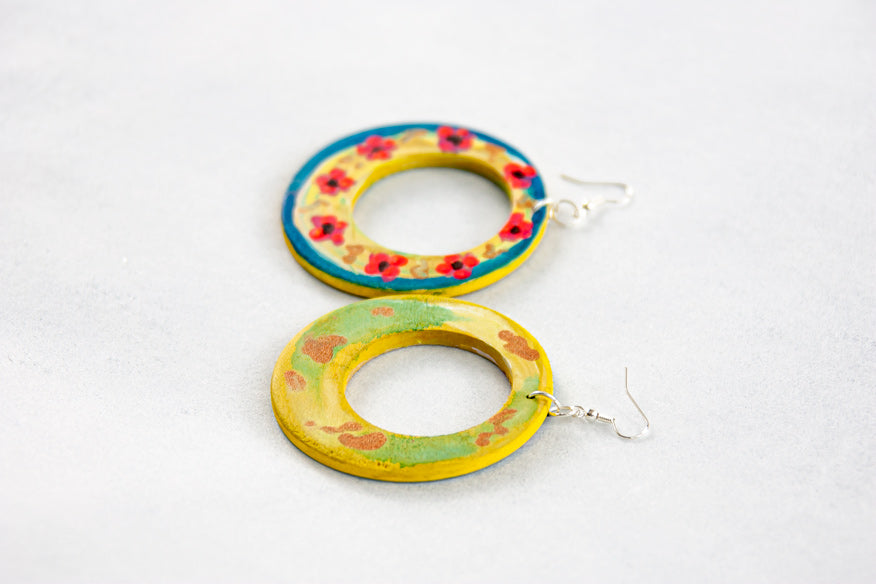 WOODEN HOOP EARRINGS